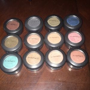 Lot of 11 Mac Eyeshadows!!